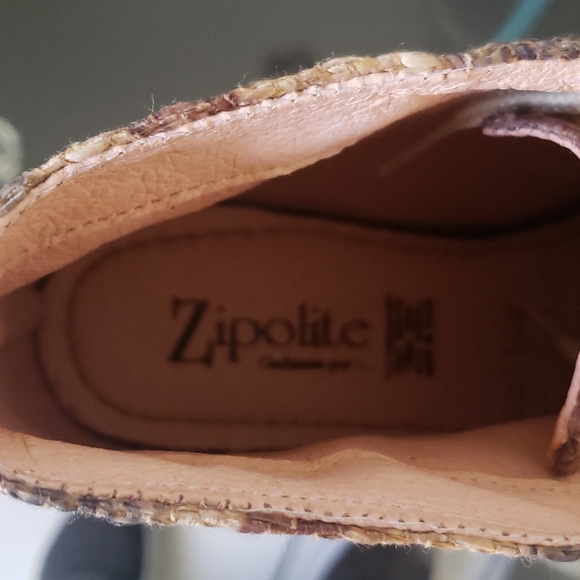 Shoes - Picture 4 of 4